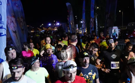 Ostatnie piątkowe zmagania na Festiwalu Biegowym. Ruszył Bieg Nocny na 7 km - 8